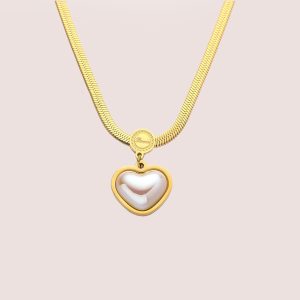 Love heart pendant necklace